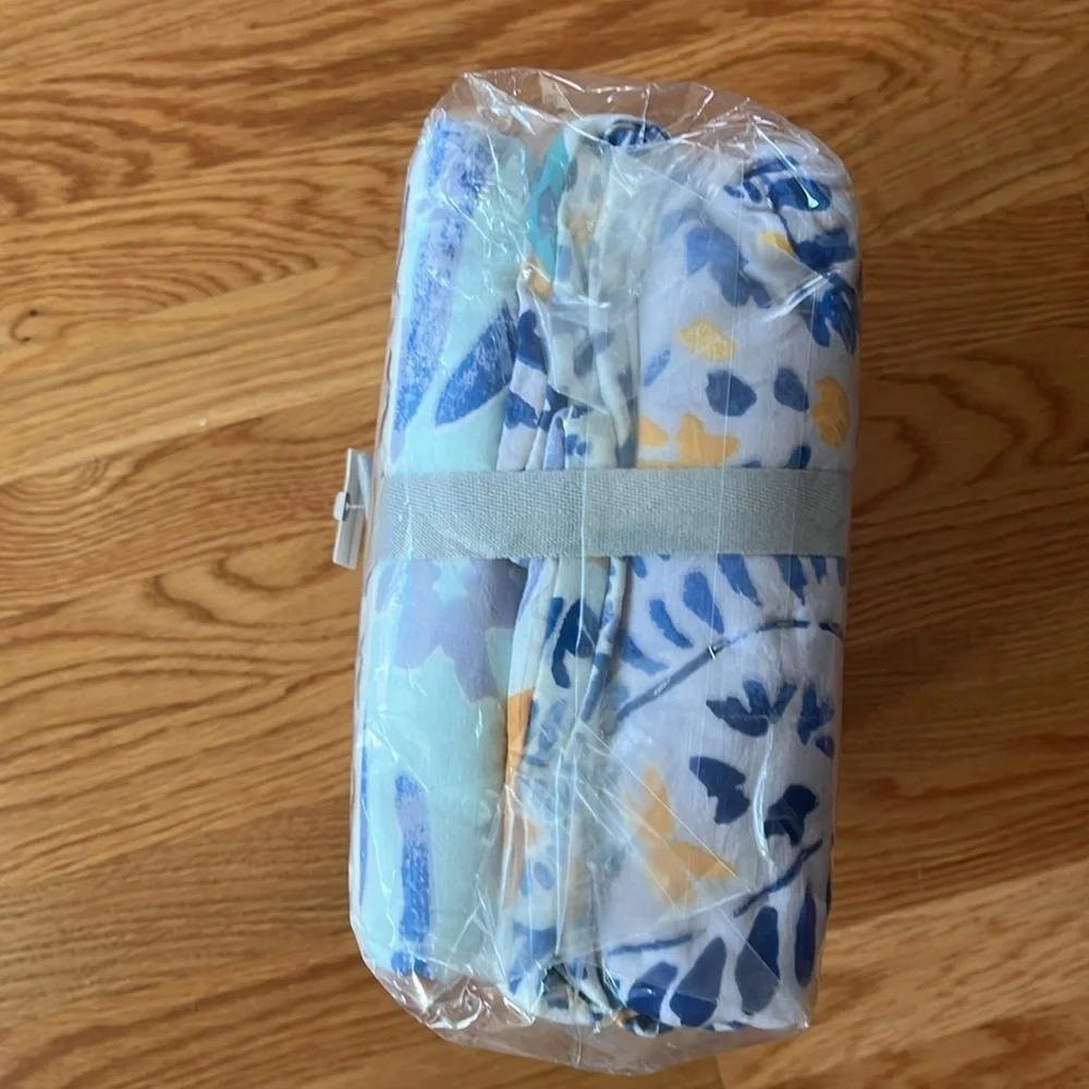 Anthropologie Elspeth Pair of King Shams Size King NWT